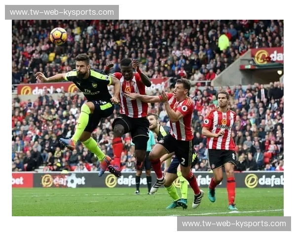 绿茵场上的对决：当“铁锤帮”遇上“蓝月亮”，一场激情与荣耀的史诗！