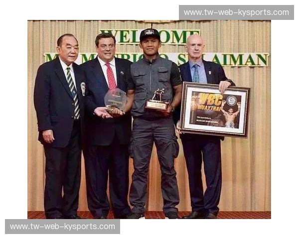 拳台上的传奇碰撞：维克多·纳格比与播求的荣耀之战